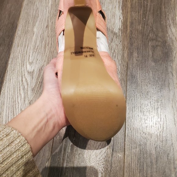 Penelope High Heel in Salmon - Picture 2 of 2